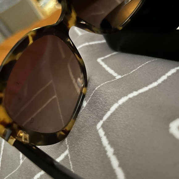 Sunglasses - Picture 3 of 9